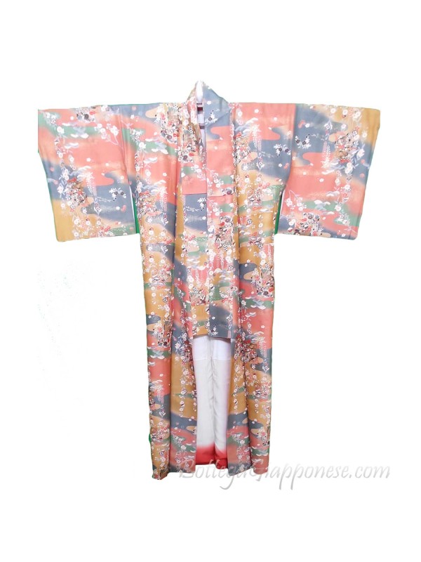 Komon kimono con carri e fiori bianchi